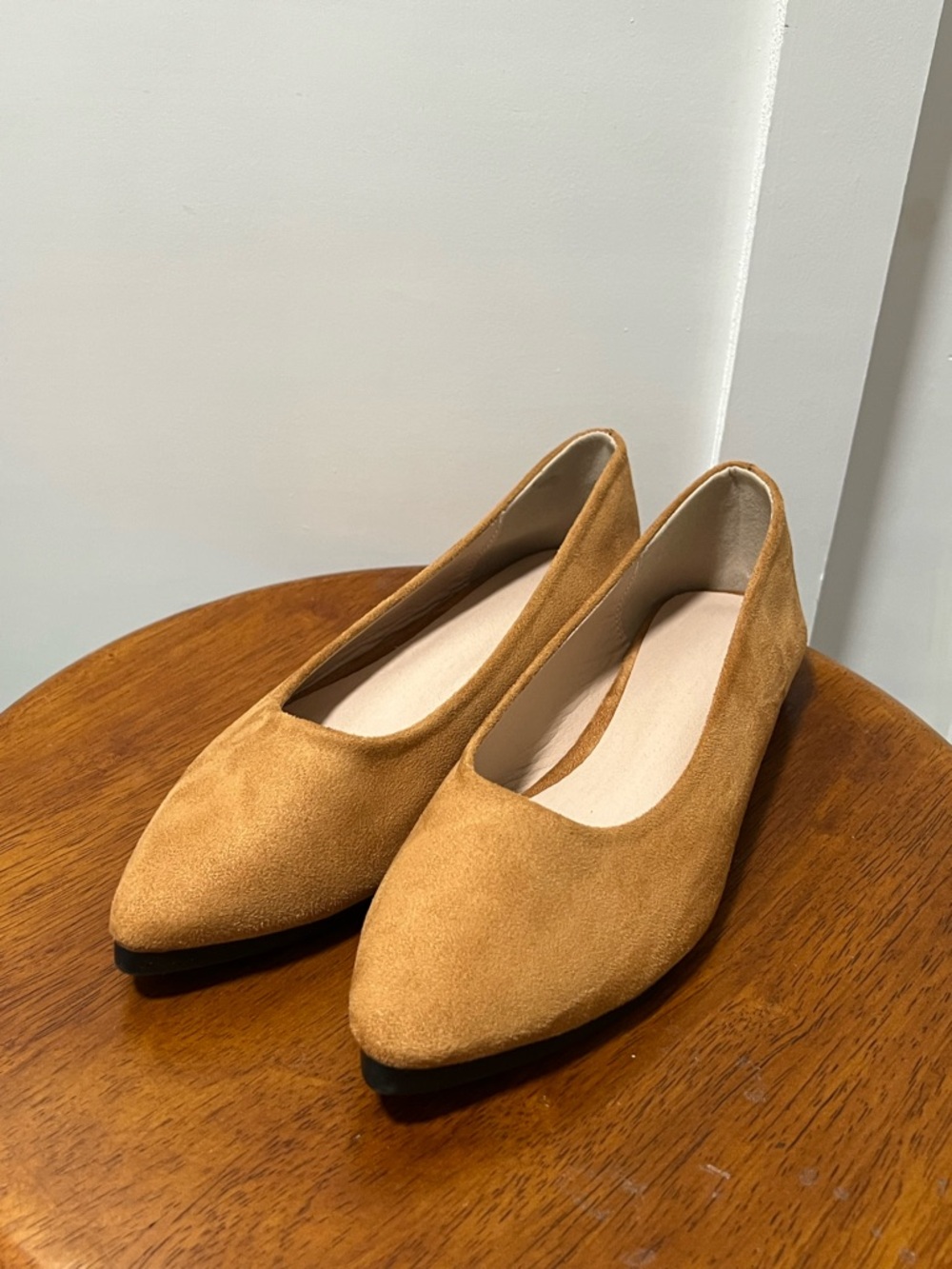 Women's Suede Pointed Toe Flats in Tan